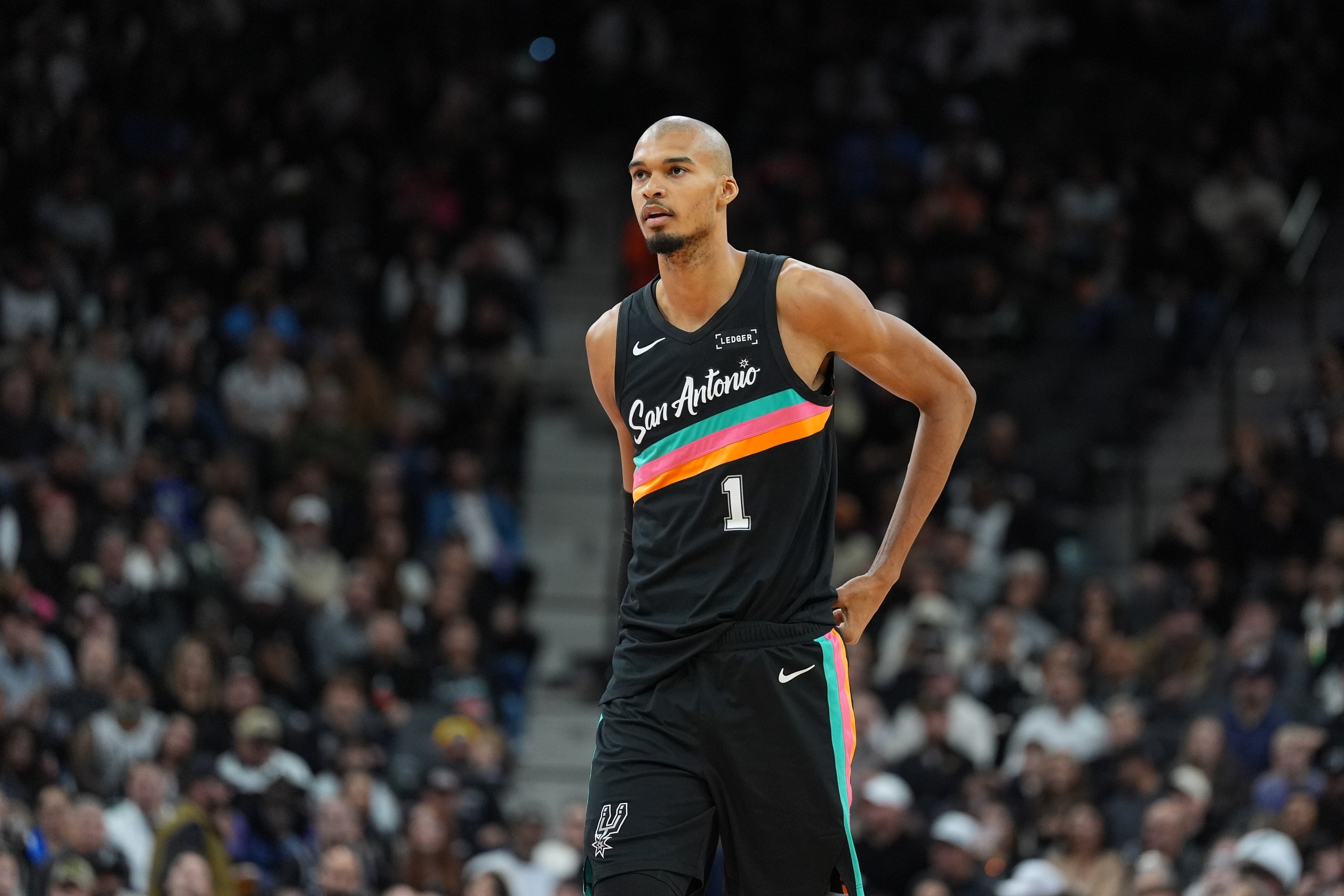 九游体育下载-回归首发终于赢球！文班12中7&amp;三分6中5 得到22分10板1助2帽